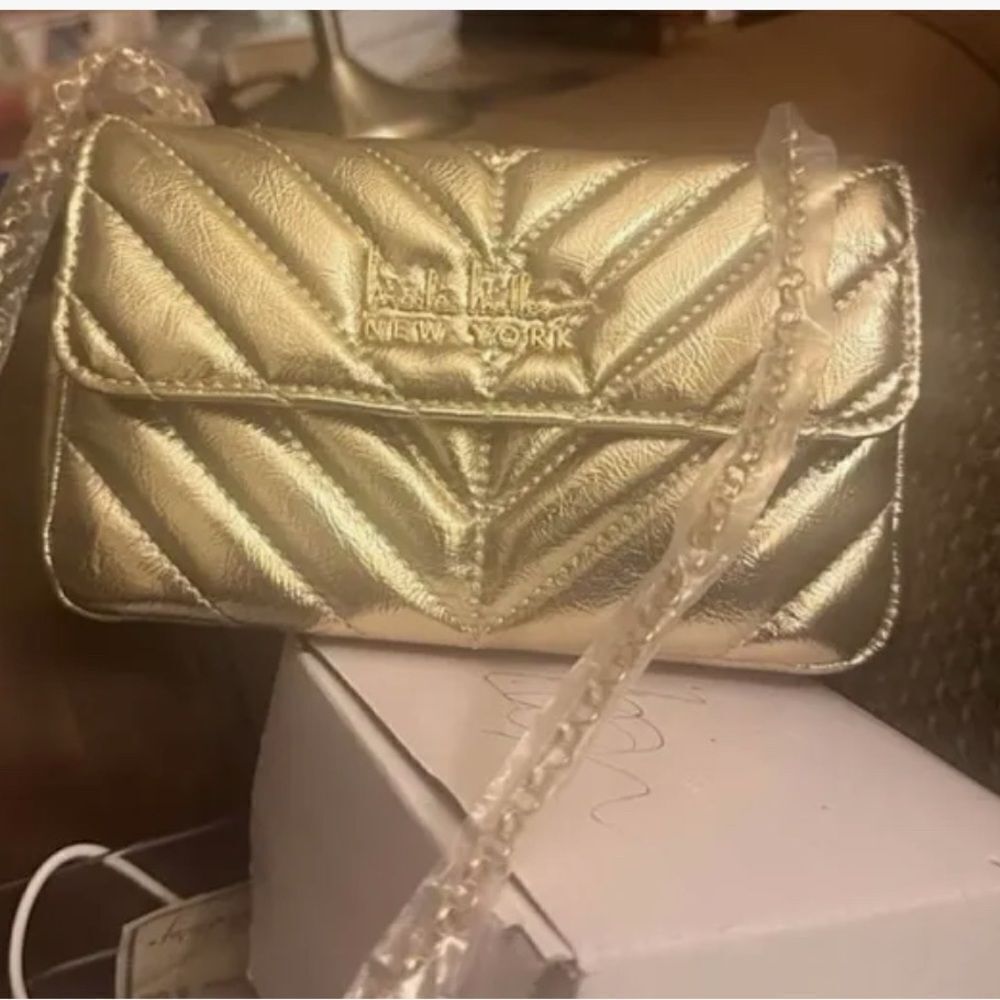 NWT Nicole Miller Gold Vegan Leather Quilted Small Handbag Crossbody Gold Chain - Picture 11 of 11